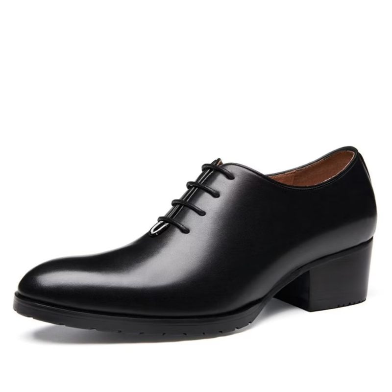 Formale Herrenschuhe Aus Raffiniertem Leder Mit Spitzer Zehenpartie Und Oxford-schuhen - Schwarz