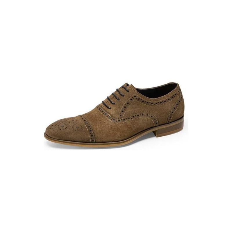 Formale Herrenschuhe Mit Eleganter Textur Zum Schnüren Und Brogues - Kaffee