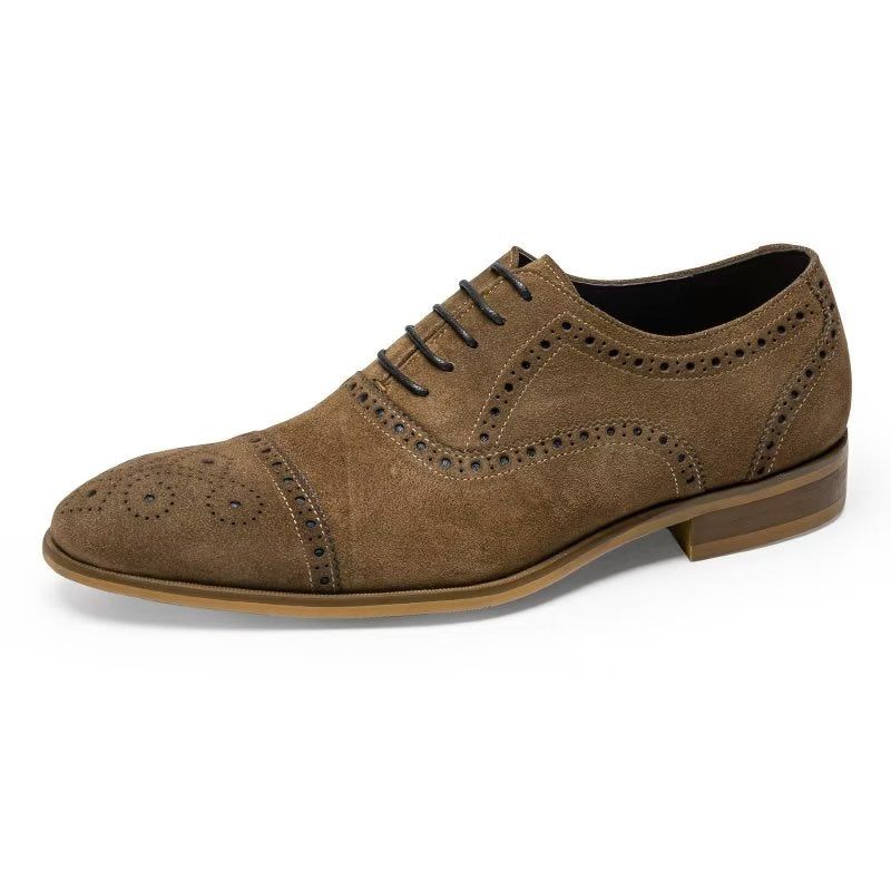 Formale Herrenschuhe Mit Eleganter Textur Zum Schnüren Und Brogues - Kaffee