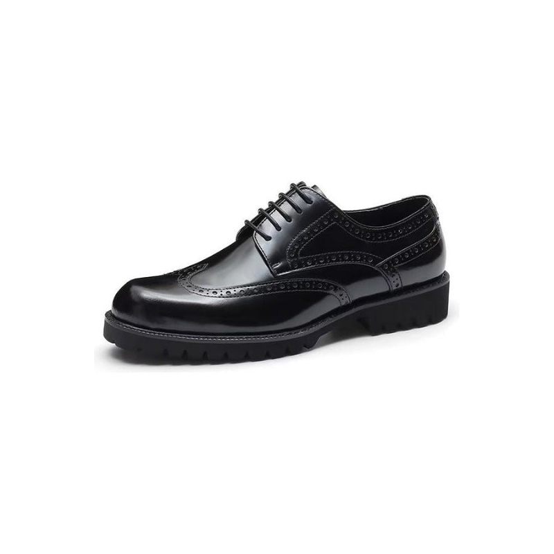 Formale Herrenschuhe Mit Geprägter Eleganz Und Brogue-schuhen