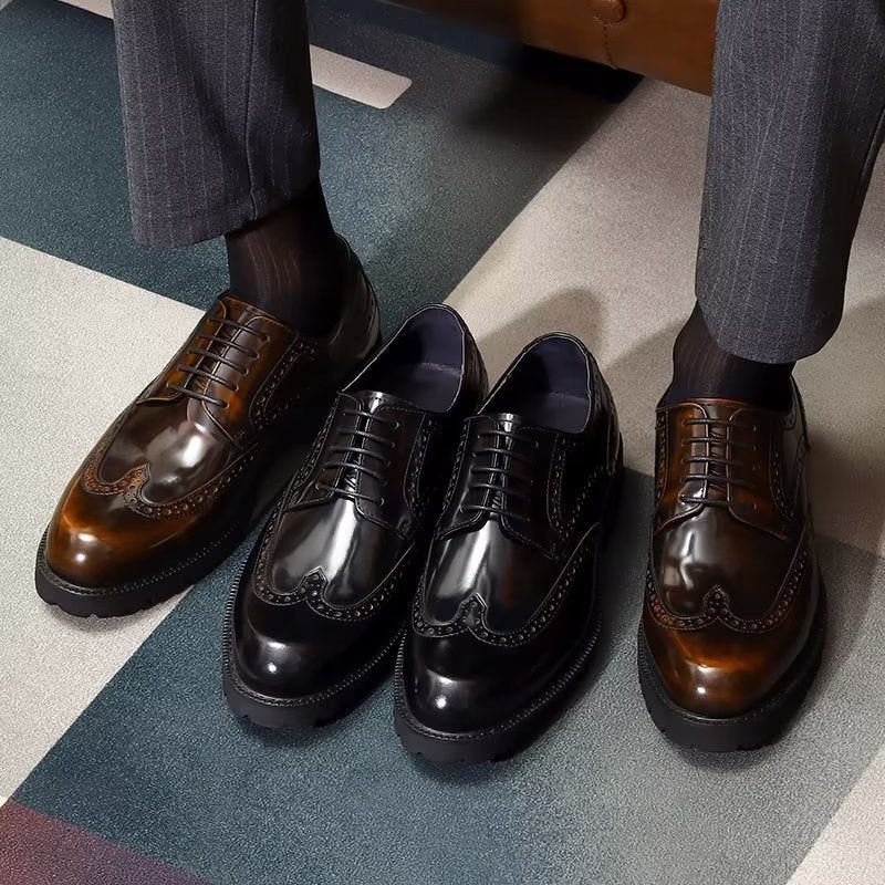 Formale Herrenschuhe Mit Geprägter Eleganz Und Brogue-schuhen - Kaffee