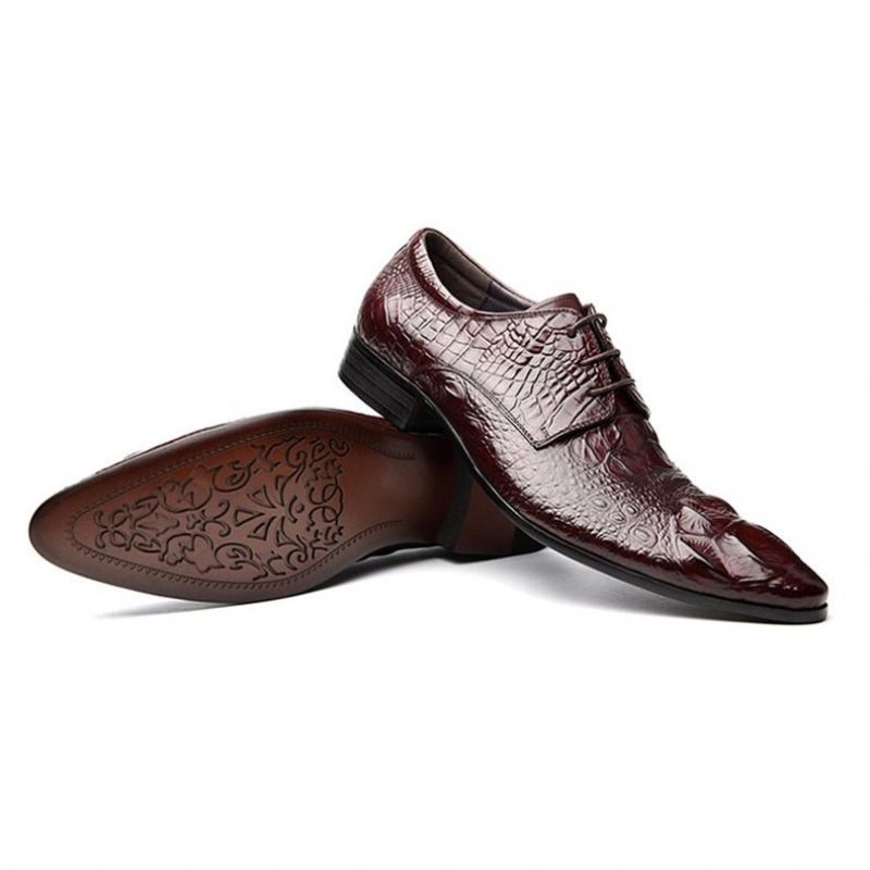 Formale Herrenschuhe Mit Spitzer Zehenpartie Und Brogue-schuhen Alligatorstruktur - Rot