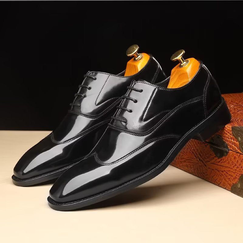 Formale Herrenschuhe Opulent Geprägte Mikrofaser Oxford-schuhe Mit Spitzer Zehenpartie - Schwarz