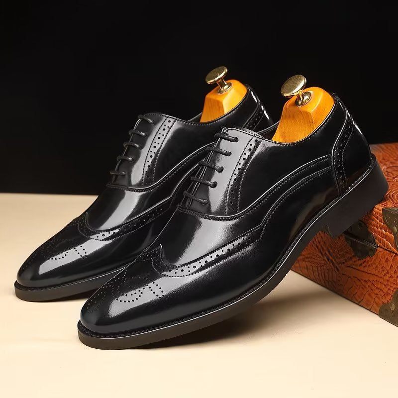 Formale Herrenschuhe Opulente Oxford-schuhe Mit Spitzer Zehenpartie - Schwarz