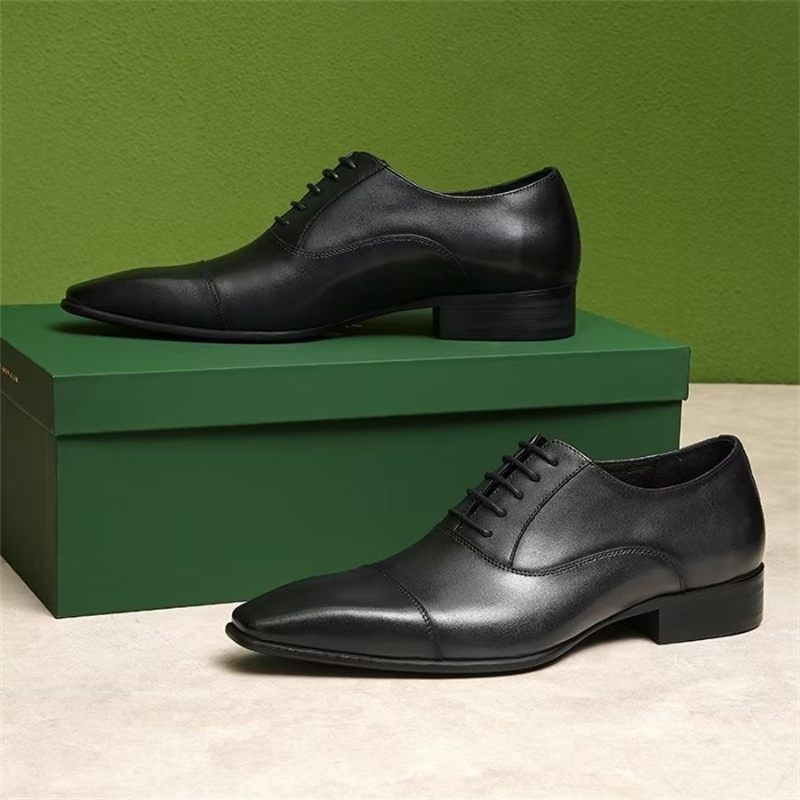 Formelle Herrenschuhe Elegante Geschnitzte Business-schuhe Aus Britischem Leder - Schwarz