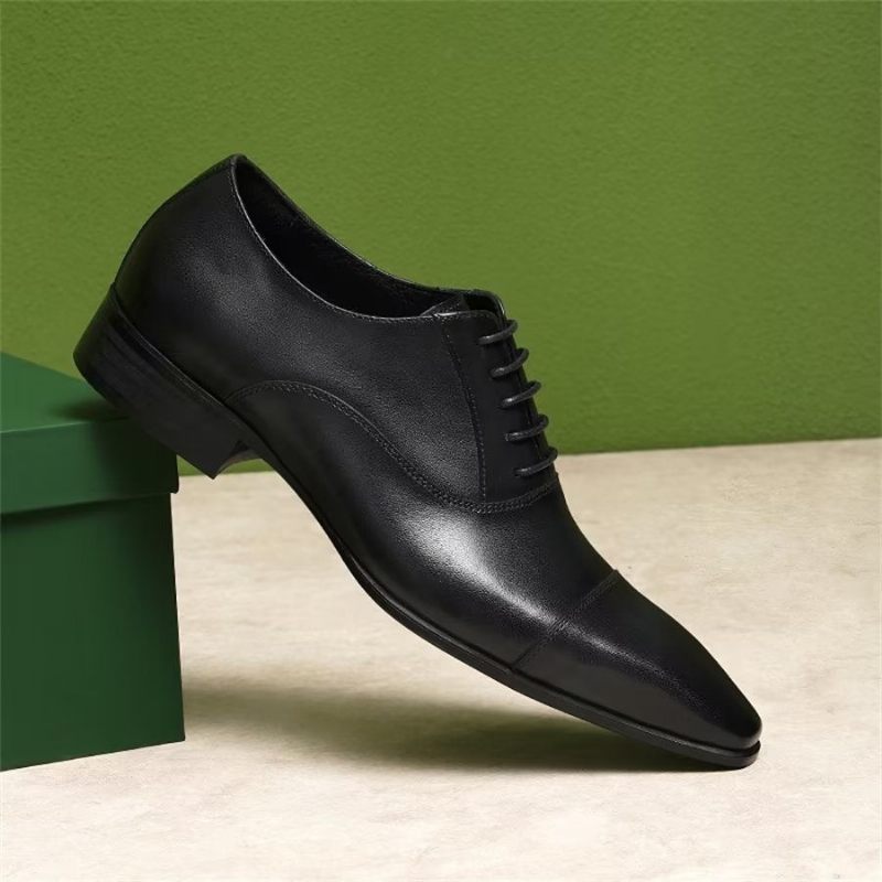 Formelle Herrenschuhe Elegante Geschnitzte Business-schuhe Aus Britischem Leder - Schwarz