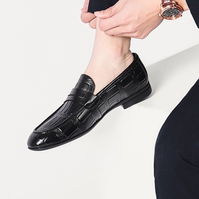 Herren-slipper Aus Echtem Leder Mit Geprägter Slip-on-eleganz - Schwarz