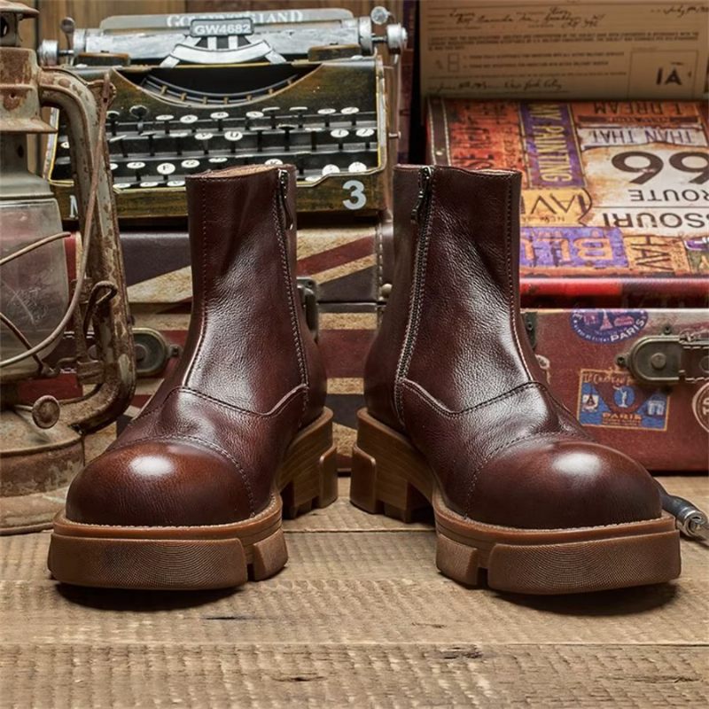 Herrenstiefel Elegante Stiefeletten Zum Hineinschlüpfen Aus Rindsleder Mit Nieten - Kaffee